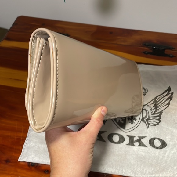 Christian Louboutin Nude Pump and Koko clutch - Picture 15 of 16